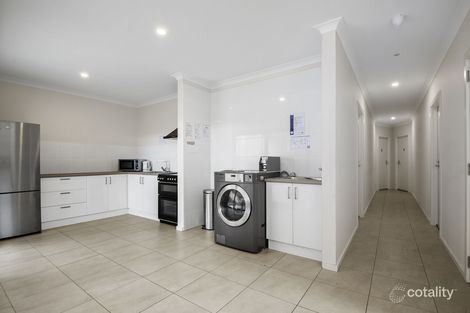 99 Beach St, Frankston, VIC 3199