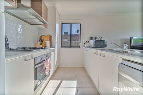 Property photo of 7 Keewong Drive Strathfieldsaye VIC 3551
