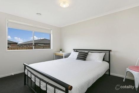 Property photo of 22 Red Cap Drive Cranbourne West VIC 3977