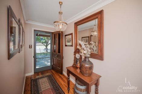 Property photo of 27 Overlanders Way Hillvue NSW 2340