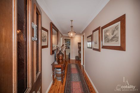 Property photo of 27 Overlanders Way Hillvue NSW 2340