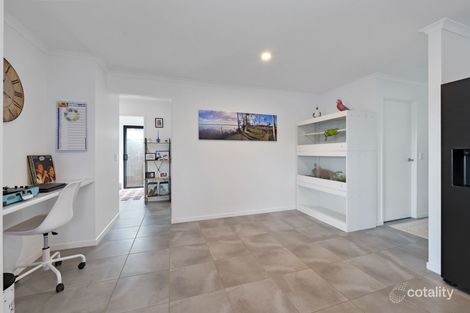 Property photo of 17 Bradley Crescent Nirimba QLD 4551