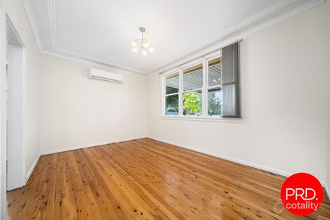 27 Hodgkinson Cres, Panania, NSW 2213