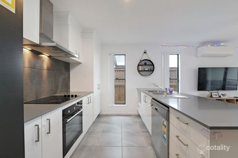 Property photo of 17 Bradley Crescent Nirimba QLD 4551