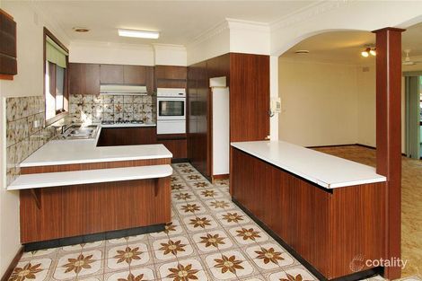 Property photo of 20 Statesman Crescent Mill Park VIC 3082