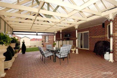 Property photo of 5 Herman Close Taylors Lakes VIC 3038