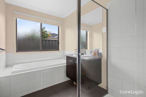 Property photo of 4 Waterloo Road Cranbourne East VIC 3977