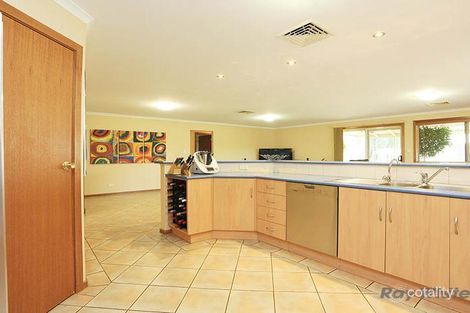 Property photo of 27 Hentschke Place Clare SA 5453