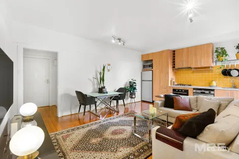 2/1 Tennyson St, Elwood, VIC 3184