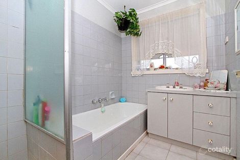 Property photo of 2 Karingal Way Thomastown VIC 3074