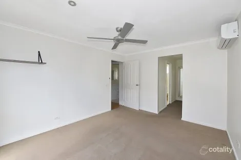 Property photo of 30 Dunrossil Drive Sunbury VIC 3429