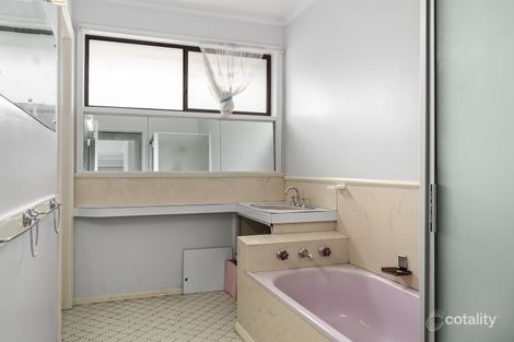 Property photo of 2 Batson Crescent Elliminyt VIC 3250