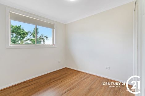 Property photo of 2/5 Lyell Street Bossley Park NSW 2176
