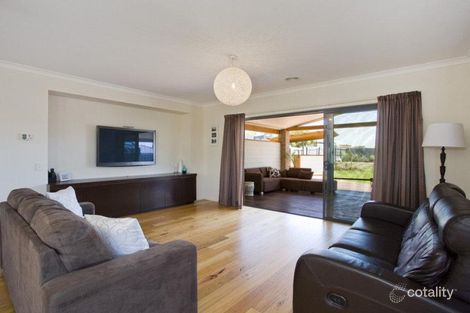 Property photo of 17 Almeida Close Torquay VIC 3228