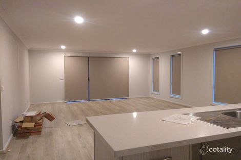 Property photo of 33 Prospector Crescent Diggers Rest VIC 3427