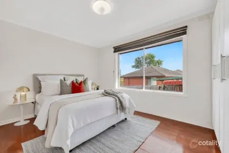Property photo of 2/10 Stapley Crescent Chadstone VIC 3148
