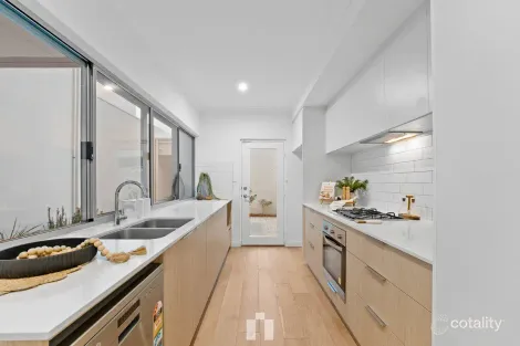 Property photo of 3 Catseye Walk Treeby WA 6164