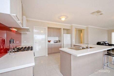Property photo of 17 Soaring Road Tarneit VIC 3029