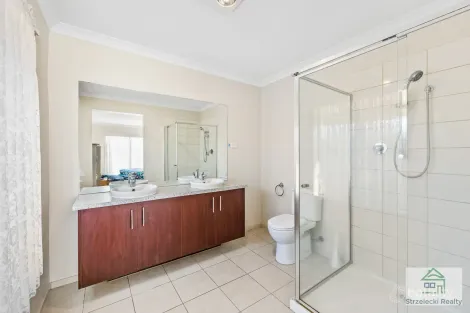 Property photo of 30 Vincent Boulevard Trafalgar VIC 3824