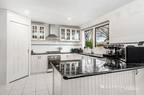 11 Virginia St, Cranbourne, VIC 3977