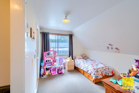 Property photo of 15 Maitland Avenue Little Grove WA 6330
