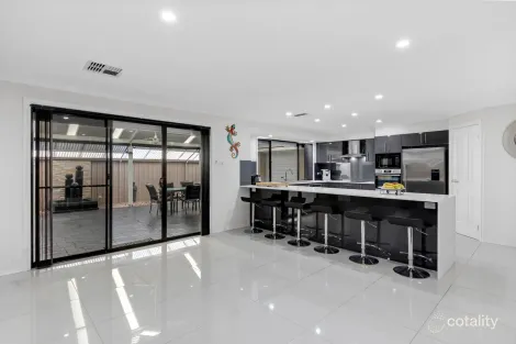 Property photo of 6 Manchester Circuit Craigmore SA 5114