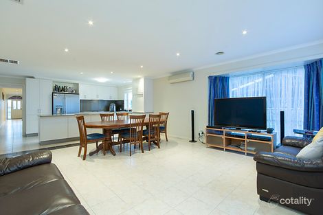 Property photo of 32 Meadenhall Drive St Albans Park VIC 3219