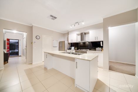 Property photo of 8 White Gum Way Cranbourne North VIC 3977
