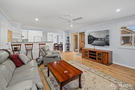 Property photo of 28 Bardolph Avenue Rosemeadow NSW 2560