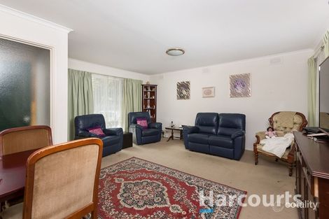 Property photo of 3 Robert Molyneux Avenue Endeavour Hills VIC 3802