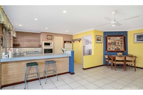 Property photo of 5 Woodlands Grove Hocking WA 6065