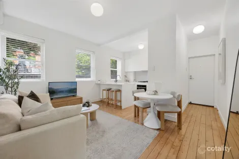 Property photo of 2/9 Ben Boyd Road Neutral Bay NSW 2089