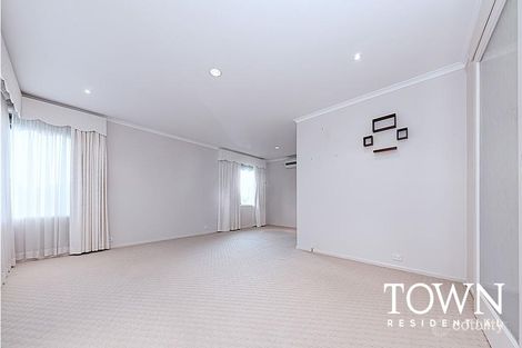 Property photo of 8 Degraves Crescent Wanniassa ACT 2903