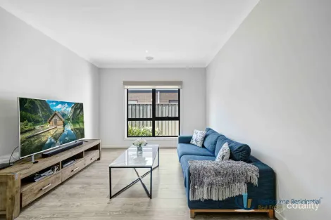 Property photo of 9 Dewberry Street Manor Lakes VIC 3024