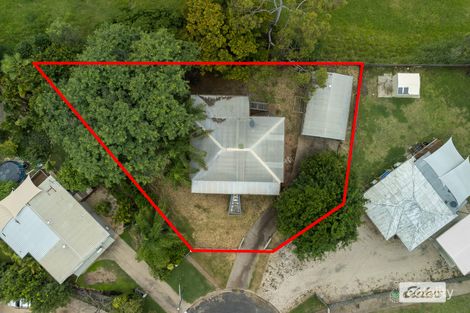 Property photo of 5 Edwards Place Emerald QLD 4720