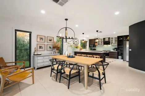 Property photo of 40 Cambridge Drive Mansfield VIC 3722