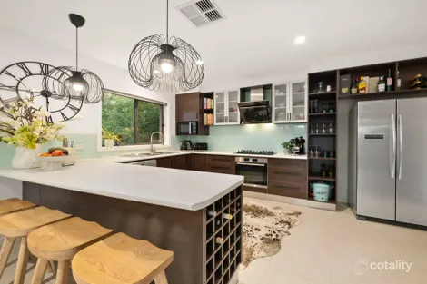 Property photo of 40 Cambridge Drive Mansfield VIC 3722