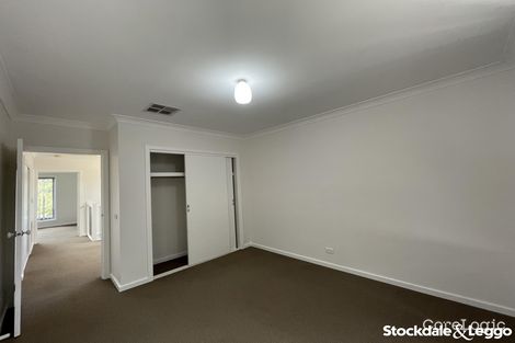 Property photo of 208 Cairnlea Drive Cairnlea VIC 3023