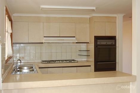 Property photo of 2 Magpie Court Werribee VIC 3030