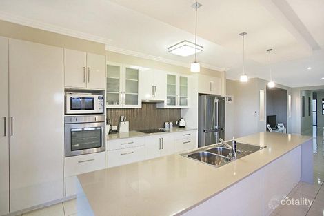 Property photo of 32 Honeyeater Drive Highfields QLD 4352