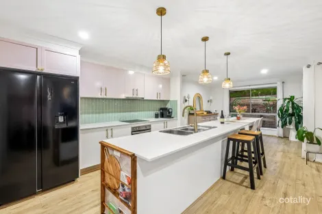 Property photo of 10 Meander Court Ormeau Hills QLD 4208