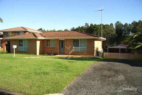 Property photo of 15 Fiona Crescent Lake Cathie NSW 2445
