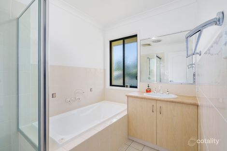 Property photo of 61 Golden Bear Drive Arundel QLD 4214