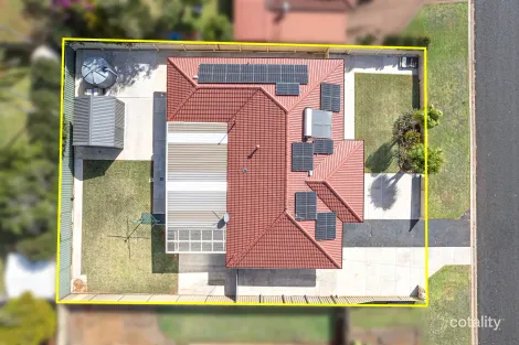 Property photo of 18 Hibiscus Drive Centenary Heights QLD 4350