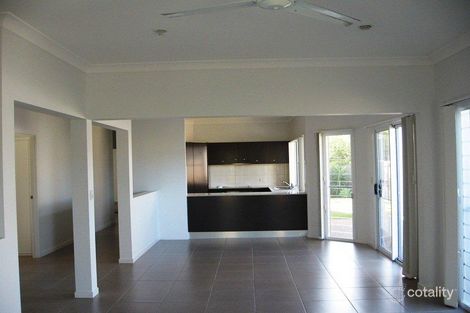 Property photo of 30 Wave Court Toogoom QLD 4655
