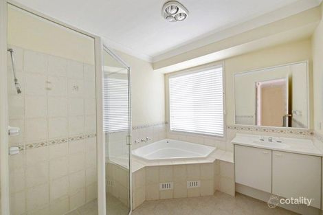 18 Englorie Park Dr, Glen Alpine, NSW 2560