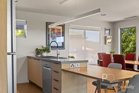 Property photo of 4 Tatiana Close Devonport TAS 7310