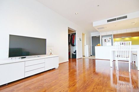 Property photo of 1009/100 Harbour Esplanade Docklands VIC 3008