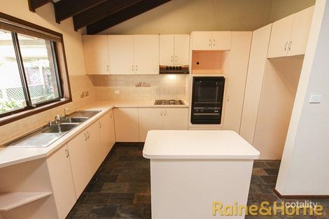 Property photo of 4 Treverrow Court Dubbo NSW 2830