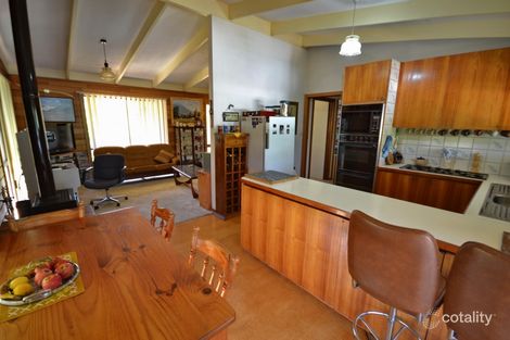 Property photo of 4 Village Way Macs Cove VIC 3723